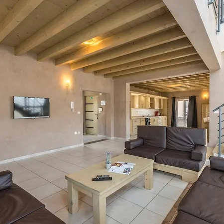 Bellavista Villa *